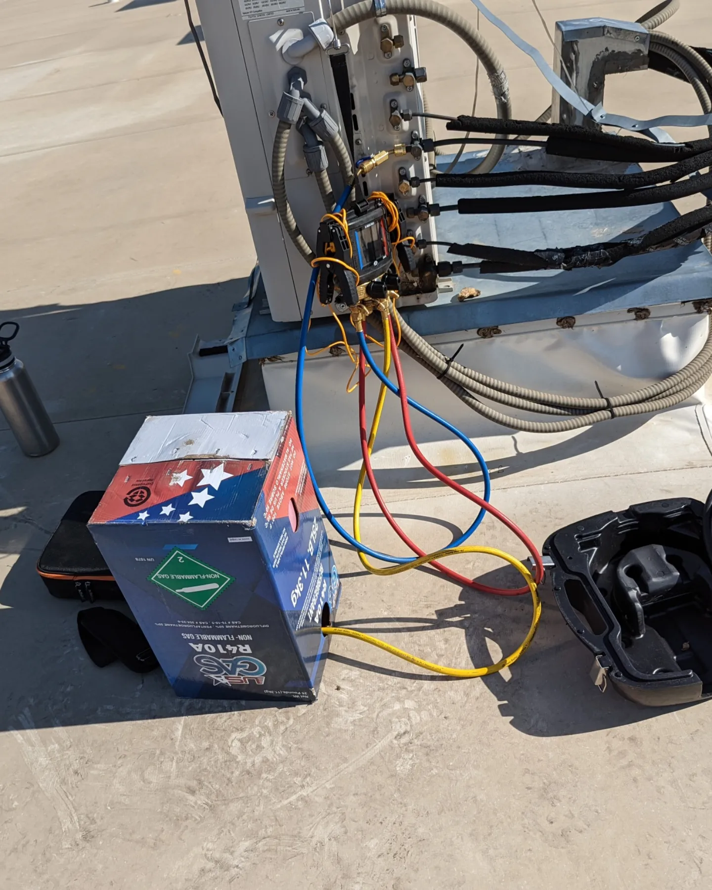 A mini Split system getting R410A charge